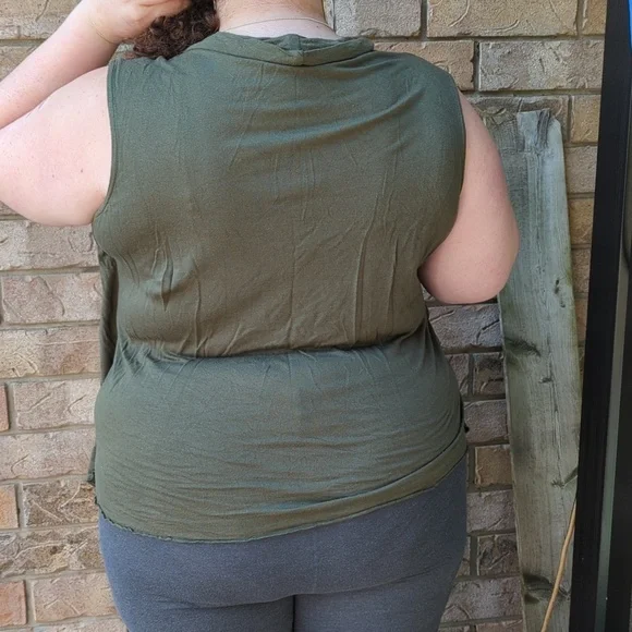 Fancy Cross Over Tee - Picture 2 of 3